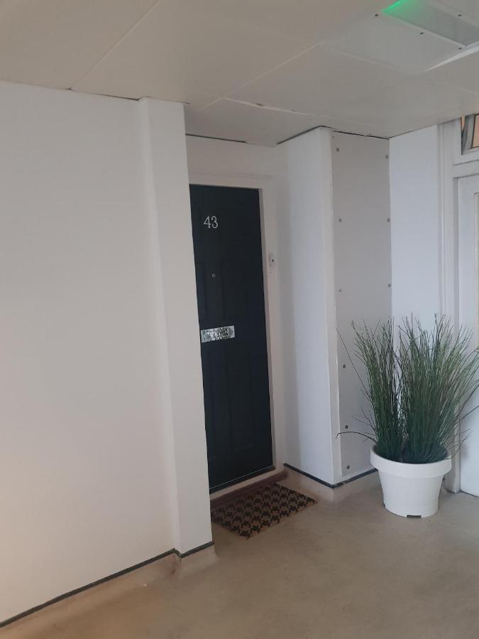 Beautiful 3-Bedroom Flat With Stunning Views Londres Exterior foto