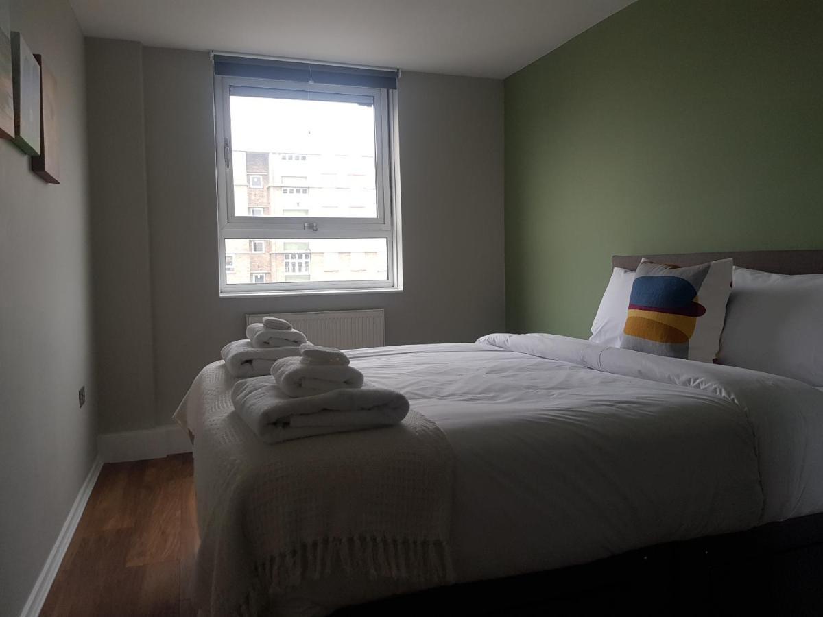 Beautiful 3-Bedroom Flat With Stunning Views Londres Exterior foto
