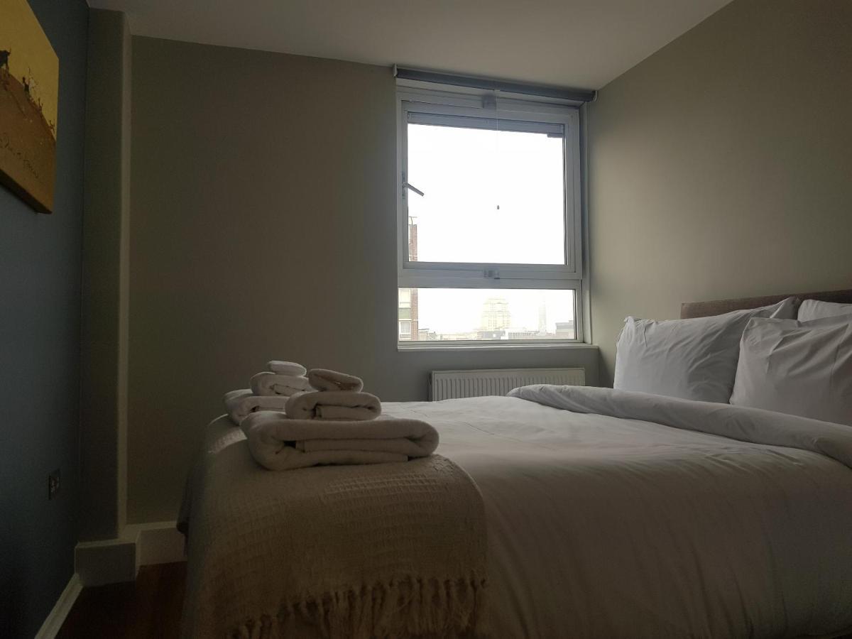 Beautiful 3-Bedroom Flat With Stunning Views Londres Exterior foto